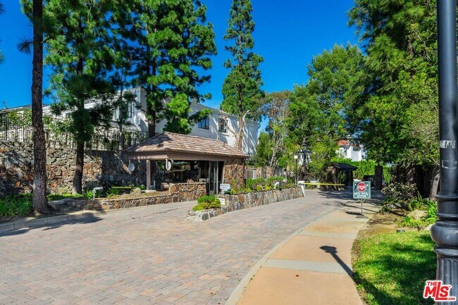 Foto del edificio - 12001 Crest Ct