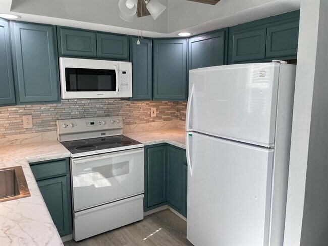 Foto del edificio - 156 NE 20th Ct