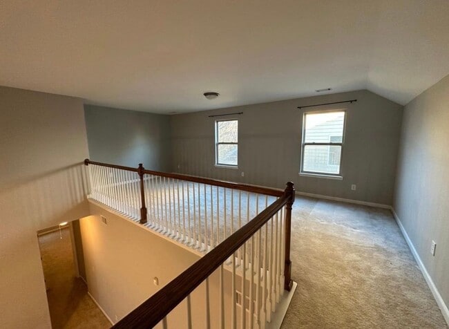 Building Photo - 7180 Silk Tree Pointe