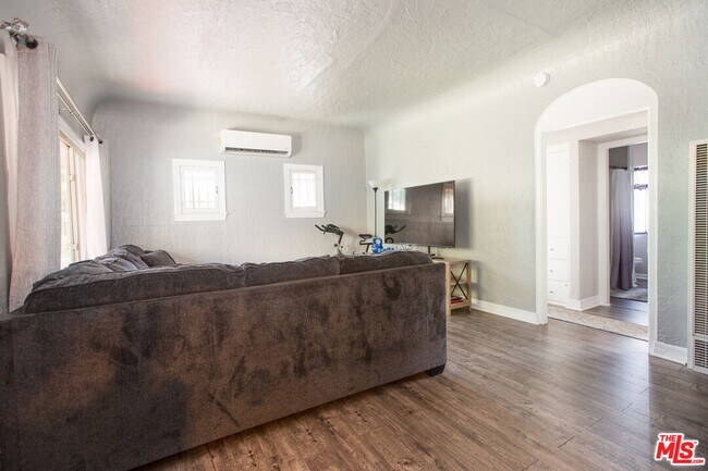 Foto del edificio - 5177 Bohlig Rd