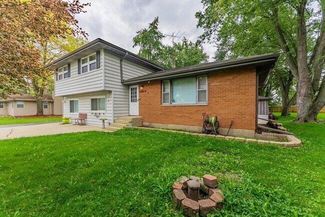 Building Photo - 22819 Davy Ct