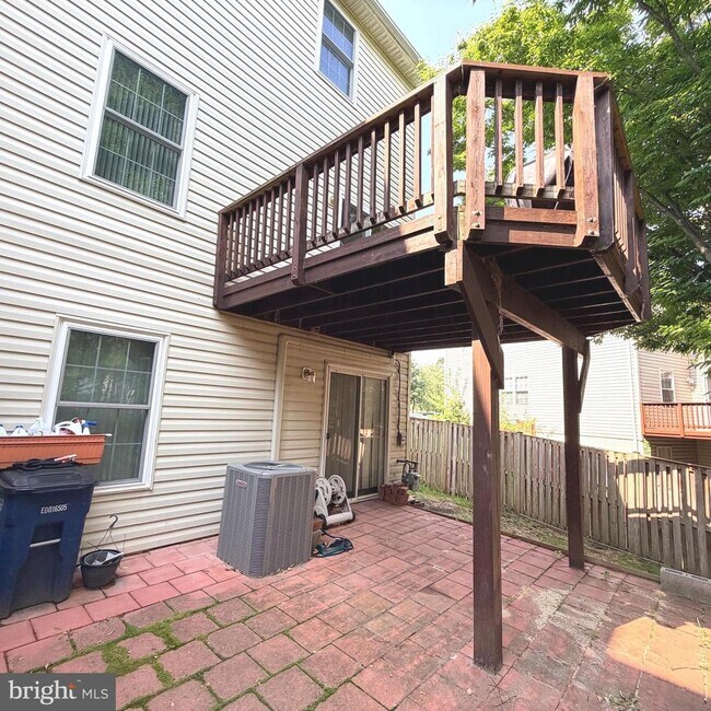 Building Photo - 43100 Sherbrooke Terrace