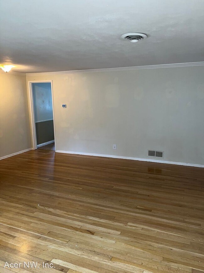 Foto del edificio - 3 br, 1 bath House - 6011 43rd Ave NE