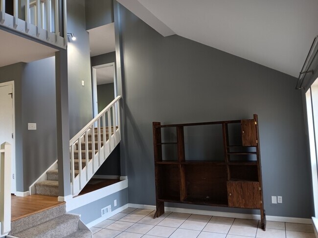 Building Photo - 8015 Tiburon Cir