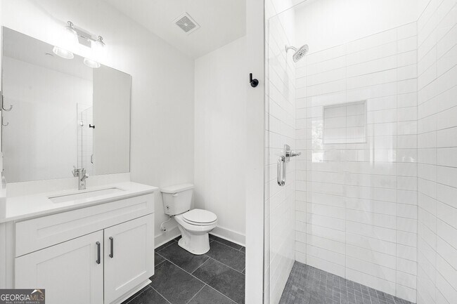 Foto del edificio - 215 Bass St SW