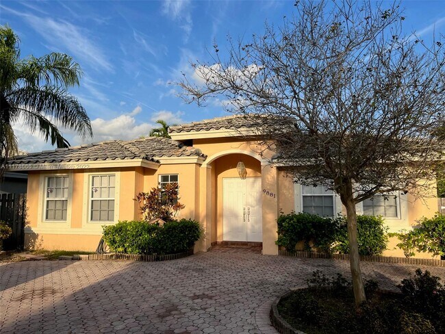 Building Photo - 9881 SW 166th Ct