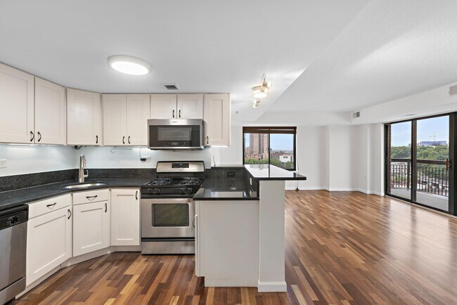 Building Photo - 759 2nd St