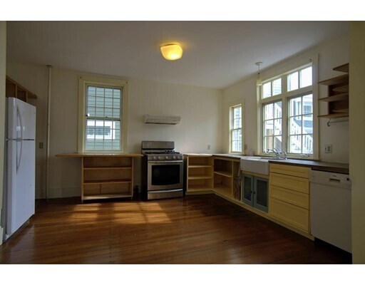 Building Photo - 131 Carolina Ave
