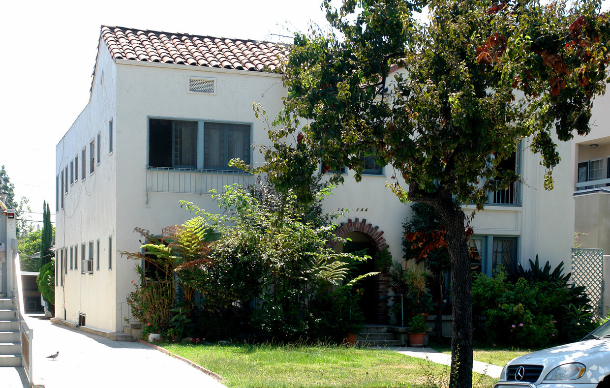 Foto del edificio - 342-344 W Wilson Ave