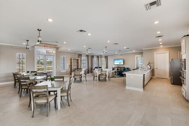 Building Photo - 15021 Wildflower Cir, Naples, FL