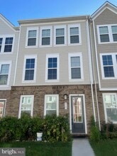 Building Photo - 6707 Upland Mnr Dr