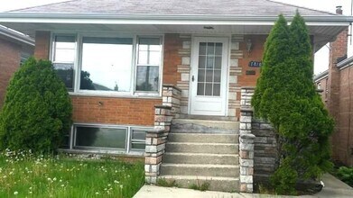 Building Photo - 7810 Mayfield Ave