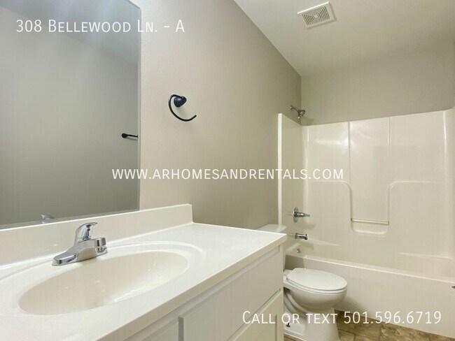 Building Photo - 308 Bellewood Ln