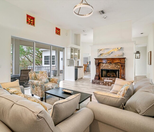 Foto del edificio - 1200 Tree Bay Ln