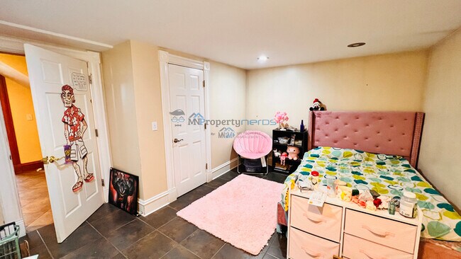 Foto del edificio - SPACIOUS AND BEAUTIFUL UNIT ABROAD FOR REN...