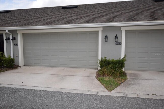Building Photo - 15615 Honeybell Dr