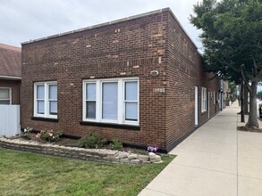 Building Photo - 10600 S Ave E
