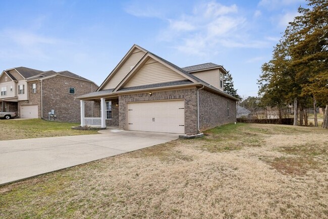 Building Photo - 3 Bedroom 3 Bath Home in Mt Juliet Now Lea...