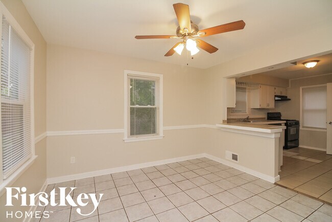 Foto del edificio - 14636 Trumbull Ave