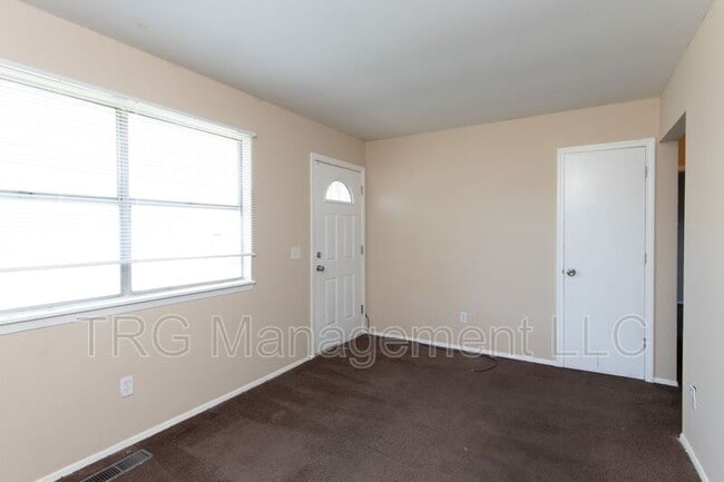 Building Photo - 1031 S Glenn St