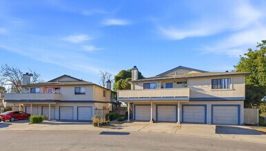 Building Photo - 229 Silver Leaf Dr