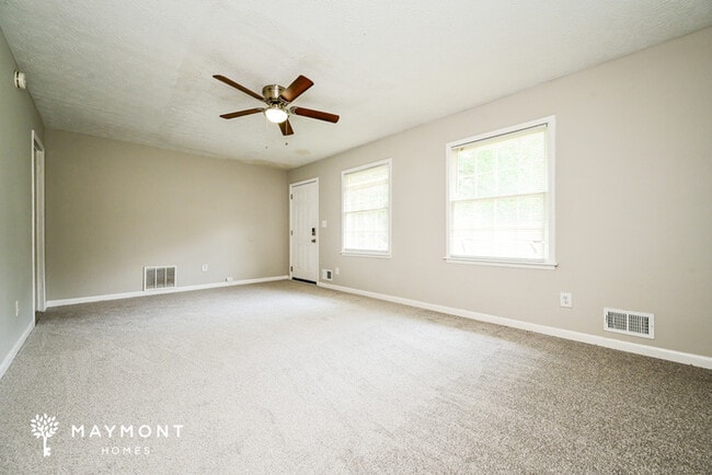 Building Photo - 2472 Hartford Dr