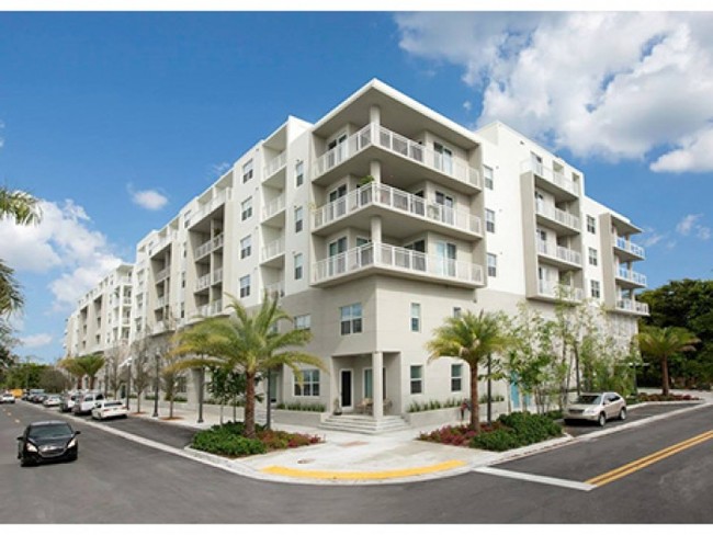 Foto principal - Village Place Apartments Senior Community-