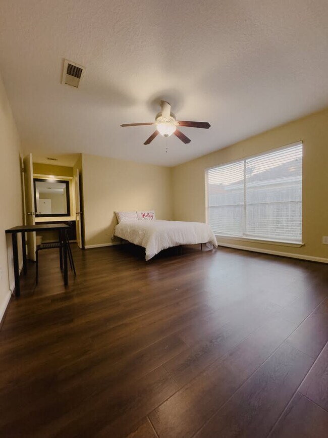 Foto del edificio - 6235 Havendale Dr