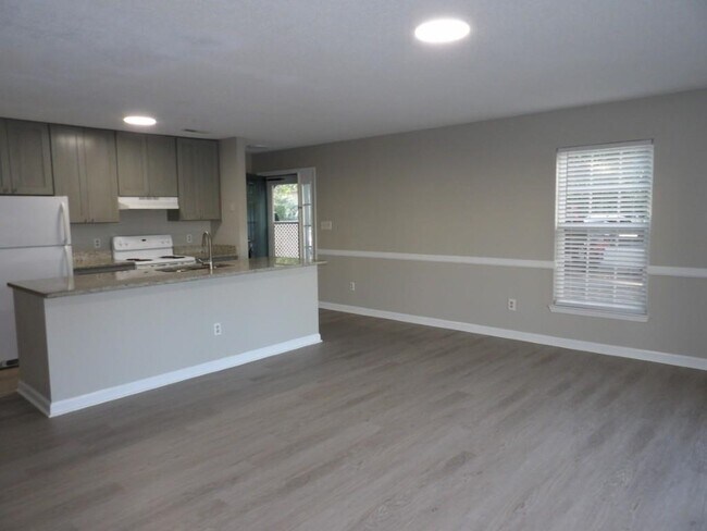 Foto del edificio - 4363 Spa Dr