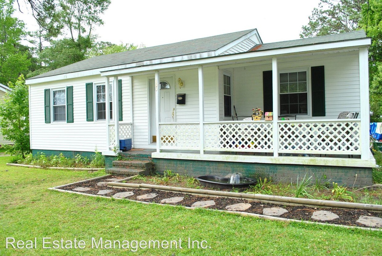 Primary Photo - 203 Miller Blvd
