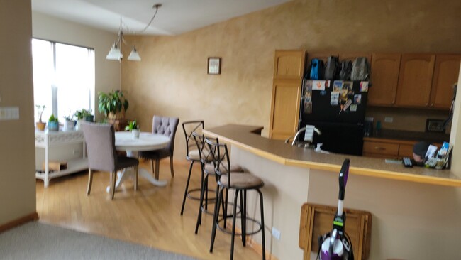 Foto del edificio - 425 Dunridge Ct