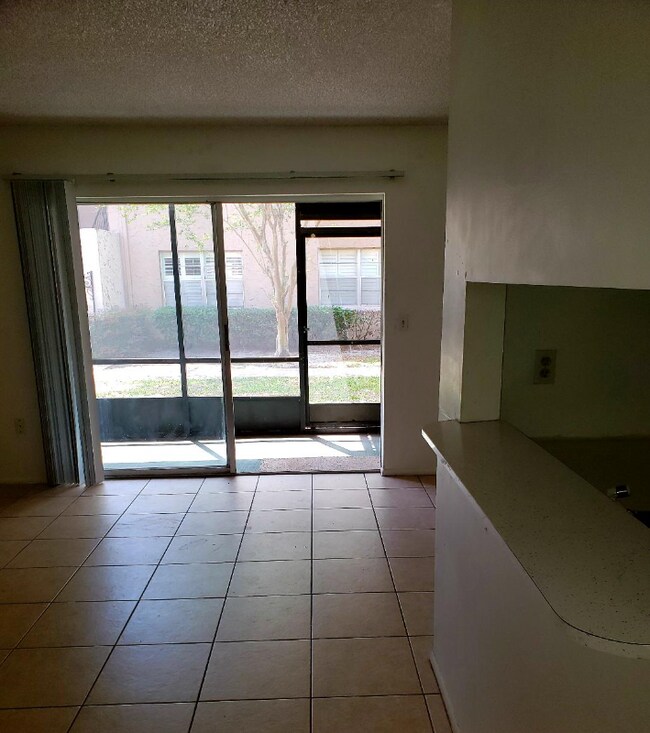 Building Photo - 1157 Calle del Norte