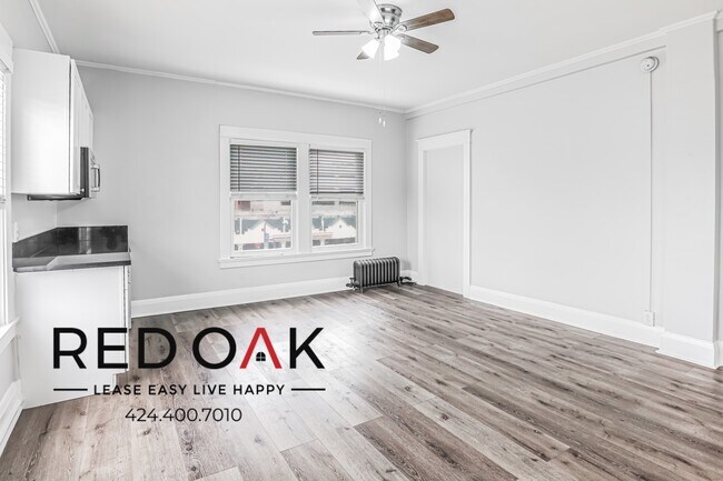 Foto del edificio - Remodeled Studio With Tons of Natural Ligh...