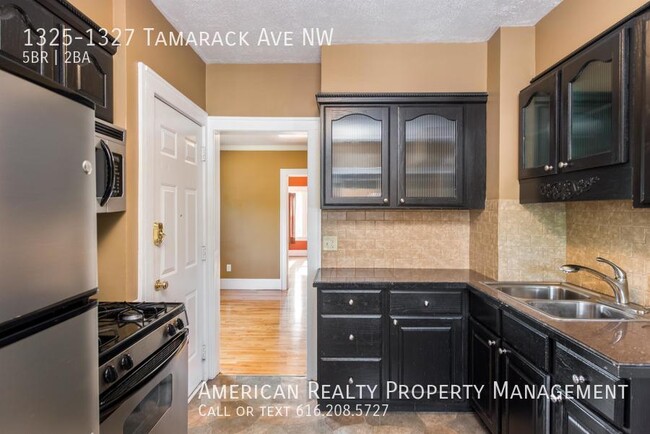 Foto del edificio - 1325-1327 Tamarack Ave NW