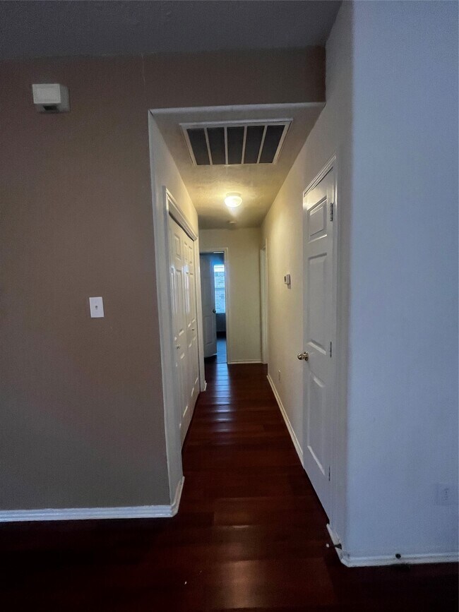 Building Photo - 5508 Lilywood Ln