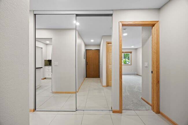 Foto del edificio - 3420 Golfview Dr