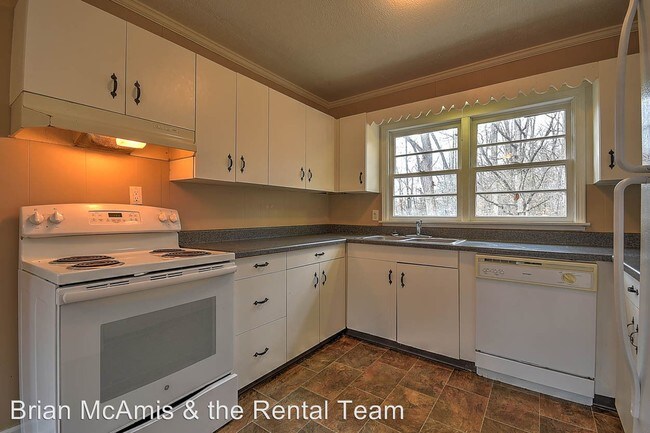Building Photo - 4 br, 2 bath House - 365 Rocky Hill Drive
