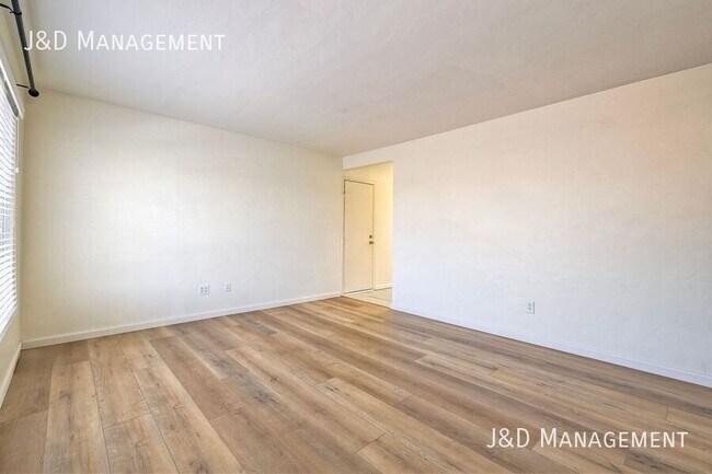 Foto del edificio - 3341 Chamoune Ave