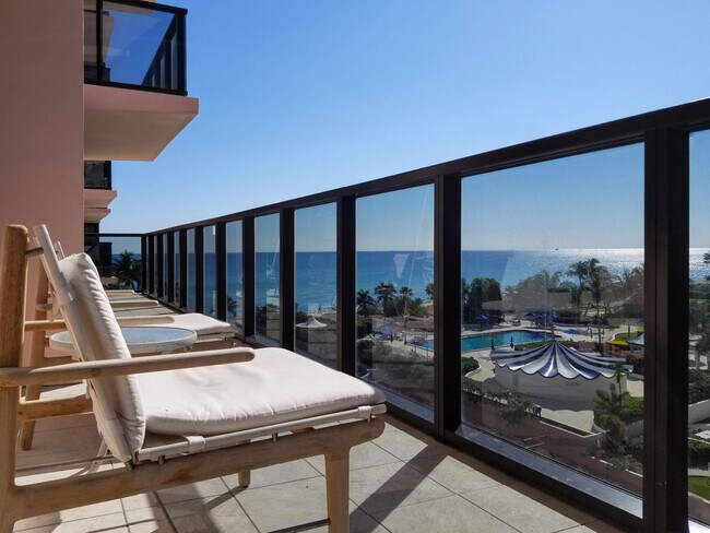 Building Photo - 5225 Collins Ave