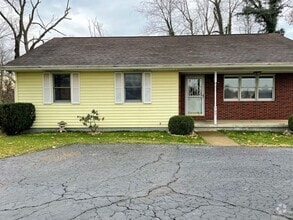 Building Photo - 700 S Waggoner Rd