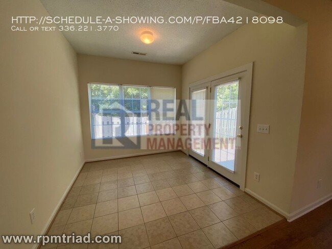 Foto del edificio - 1676 Olivers Crossing Cir