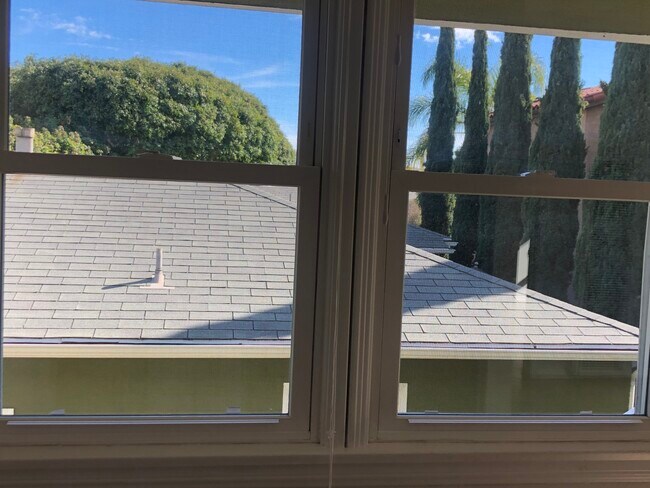 Vista desde el comedor (Sur) - 1033 Pearl St