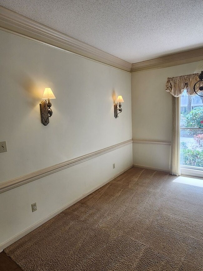 Building Photo - **AVAILABLE IN JUNE ** Landings Executive 3 Bedroom home