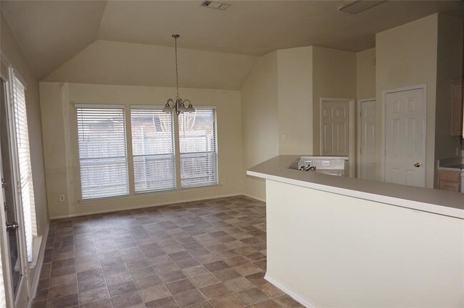 Building Photo - 5609 Guadalajara Dr