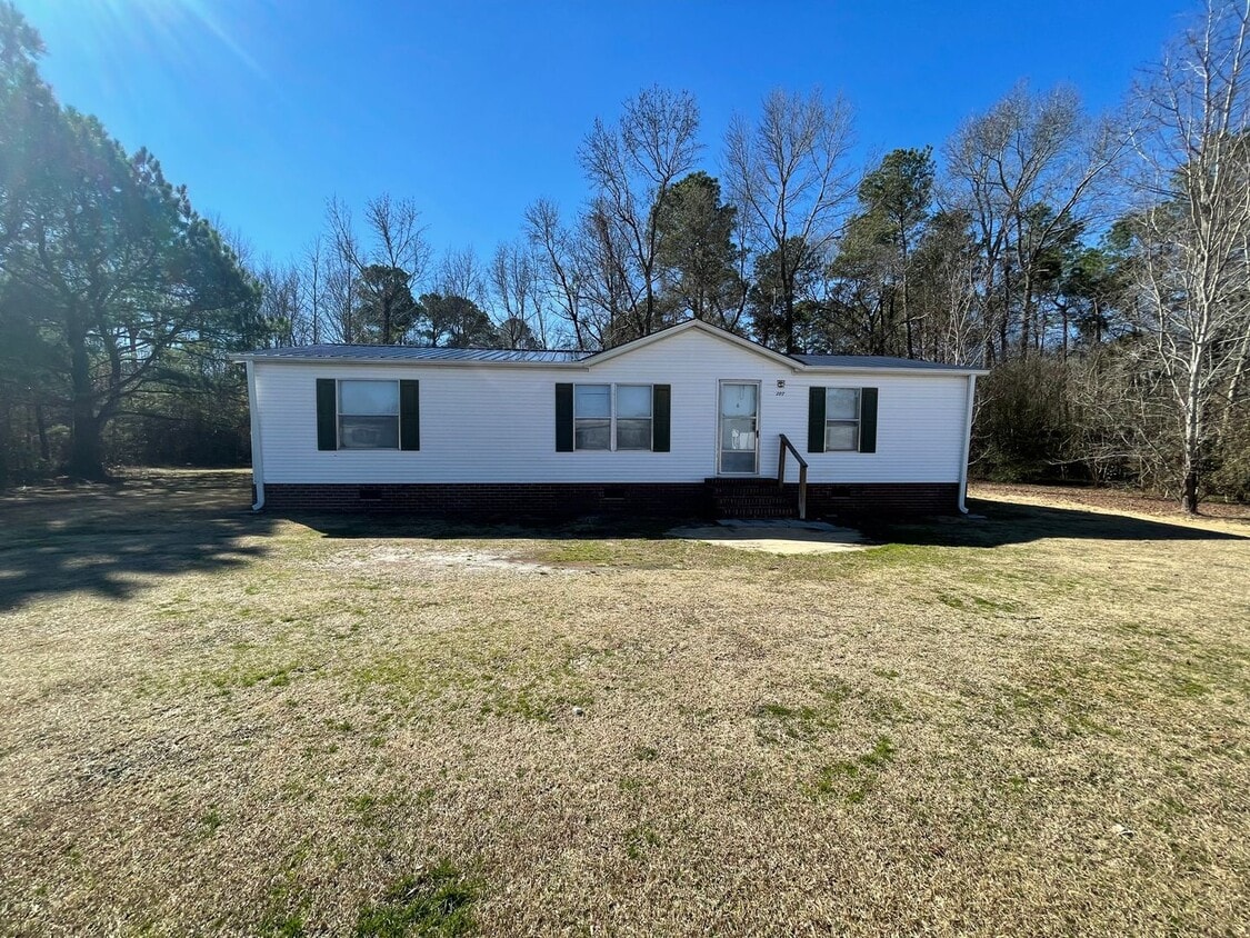 Primary Photo - 3 BR, 2 BA doublewide in Pikeville!