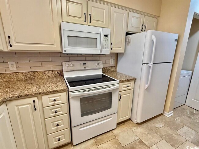 Foto del edificio - 635 Waterway Village Blvd