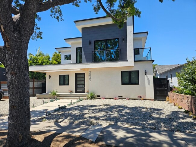 Building Photo - 2825 Virginia Ave