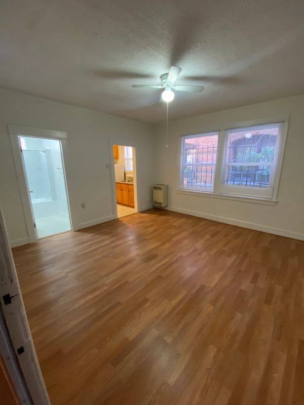 Building Photo - 3057 Leeward Ave