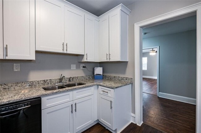Foto del edificio - 1095 Deckner Ave SW