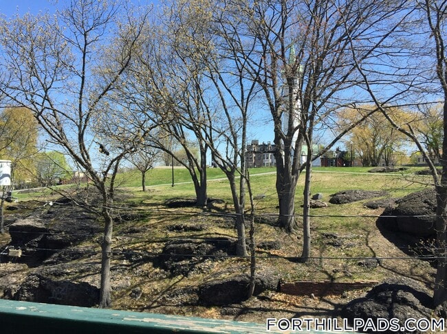 Building Photo - 49 Beech Glen St